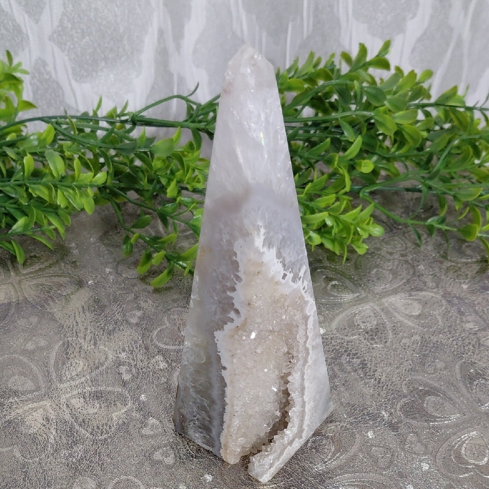 Natural Crystal Geode Tower - Picture 2 of 12